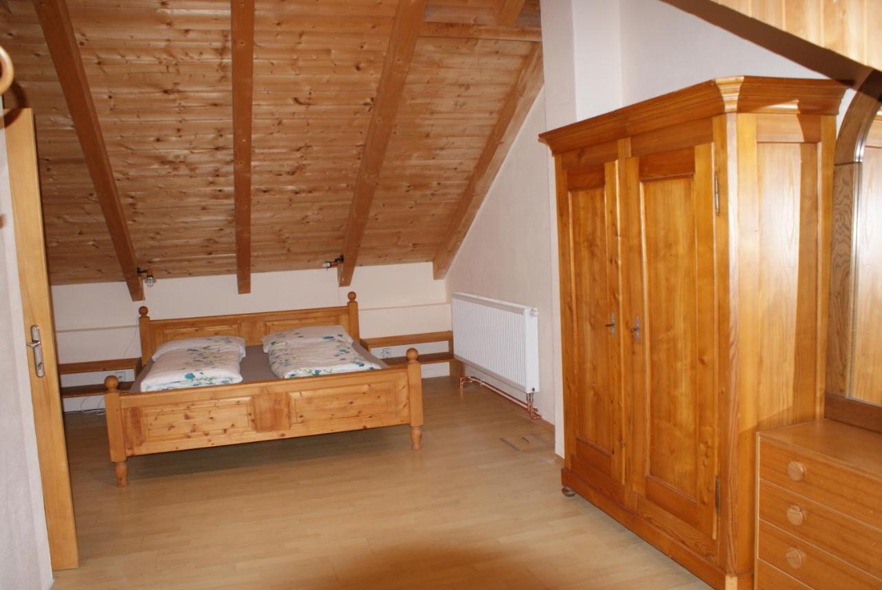 Rustikale Und Grosszuegige Ferienwohnung カシュペルスケー・ホリ エクステリア 写真